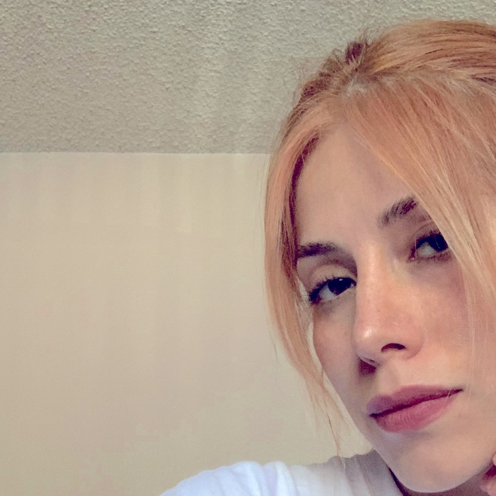 Meet your Posher, Cassandra